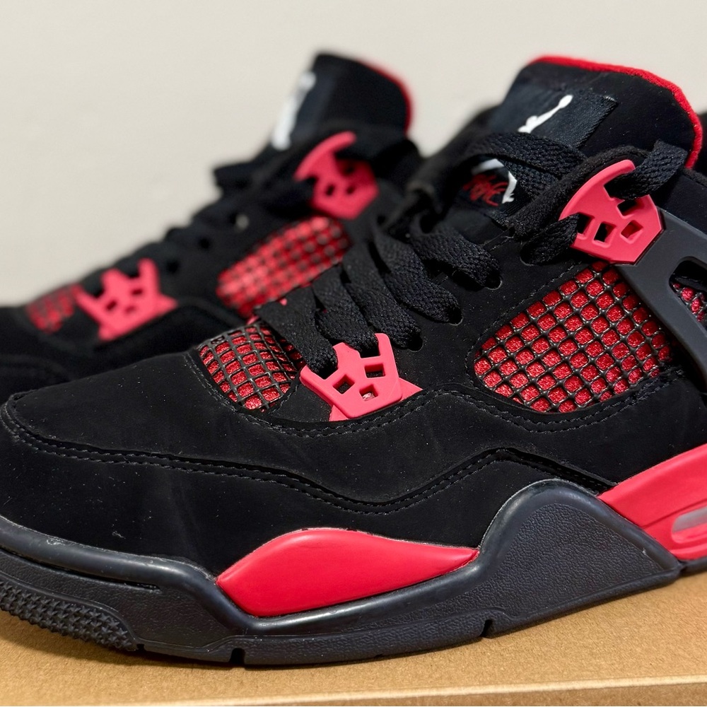 Air Jordan retro 4 red thunder size 8